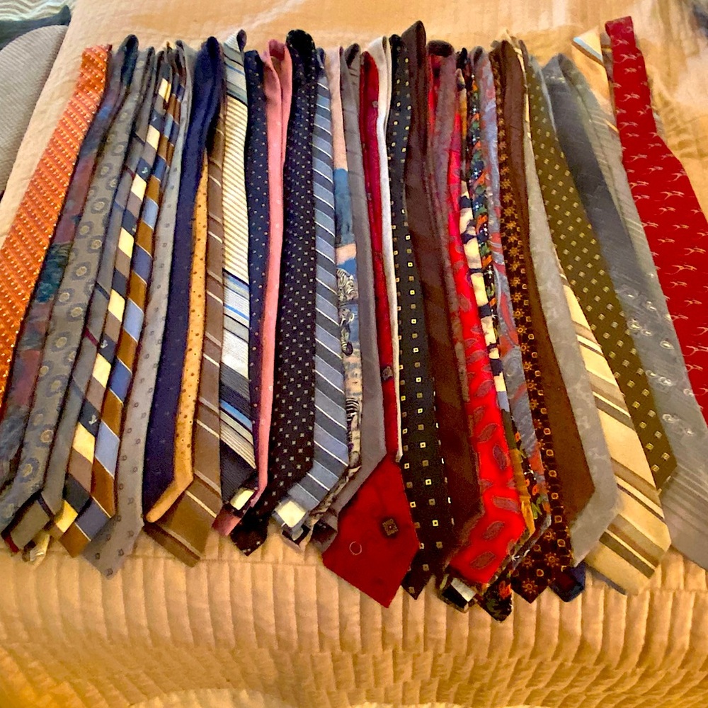 Bundle of ties. See photos. All different brands